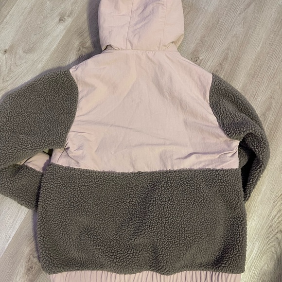 Patagonia Pink Teddy Half Button Pull Over Jacket Size Medium - Picture 3 of 4